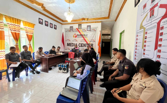 Foto Rapat Pengelolaan Barang Milik Negara Bawaslu Kabupaten Rote Ndao