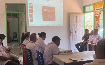 Foto rapat monitoring dan evaluasi (monev) pelaporan pelaksanaan program dan anggaran di Kantor Bawaslu Kabupaten Rote Ndao (Rabu,22/10/2025)